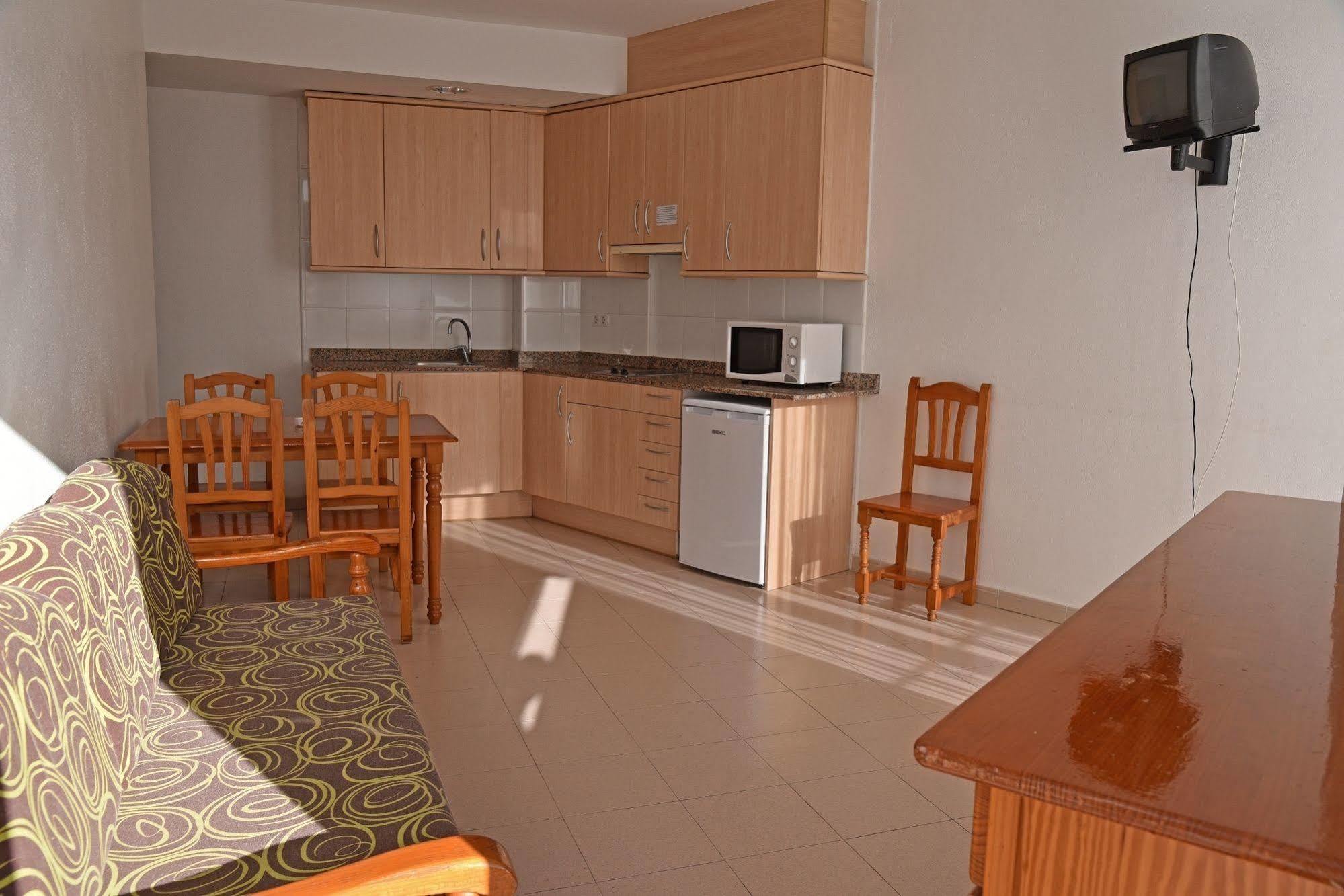 Apartamentos Ar Dosjoimi Lloret de Mar Exterior foto